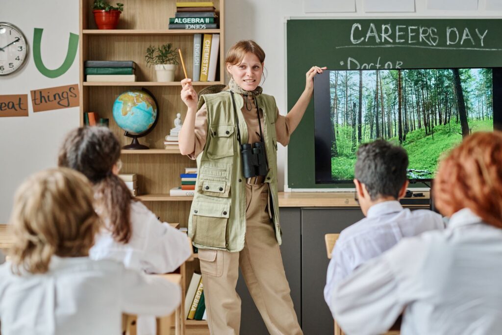 How to Introduce Money Concepts to Kids – Without Boring Them